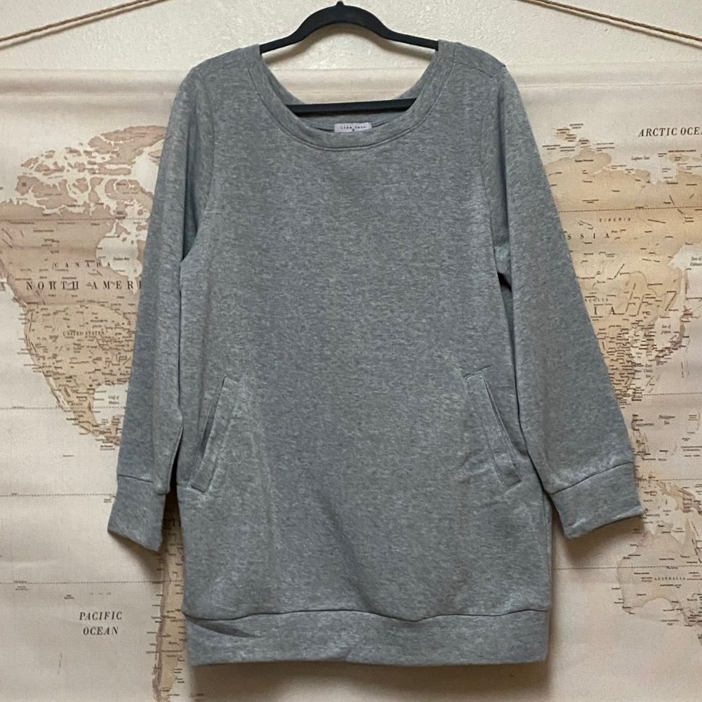 NWOT Lida Kate Heather Grey Crew Neck w/ Pockets M